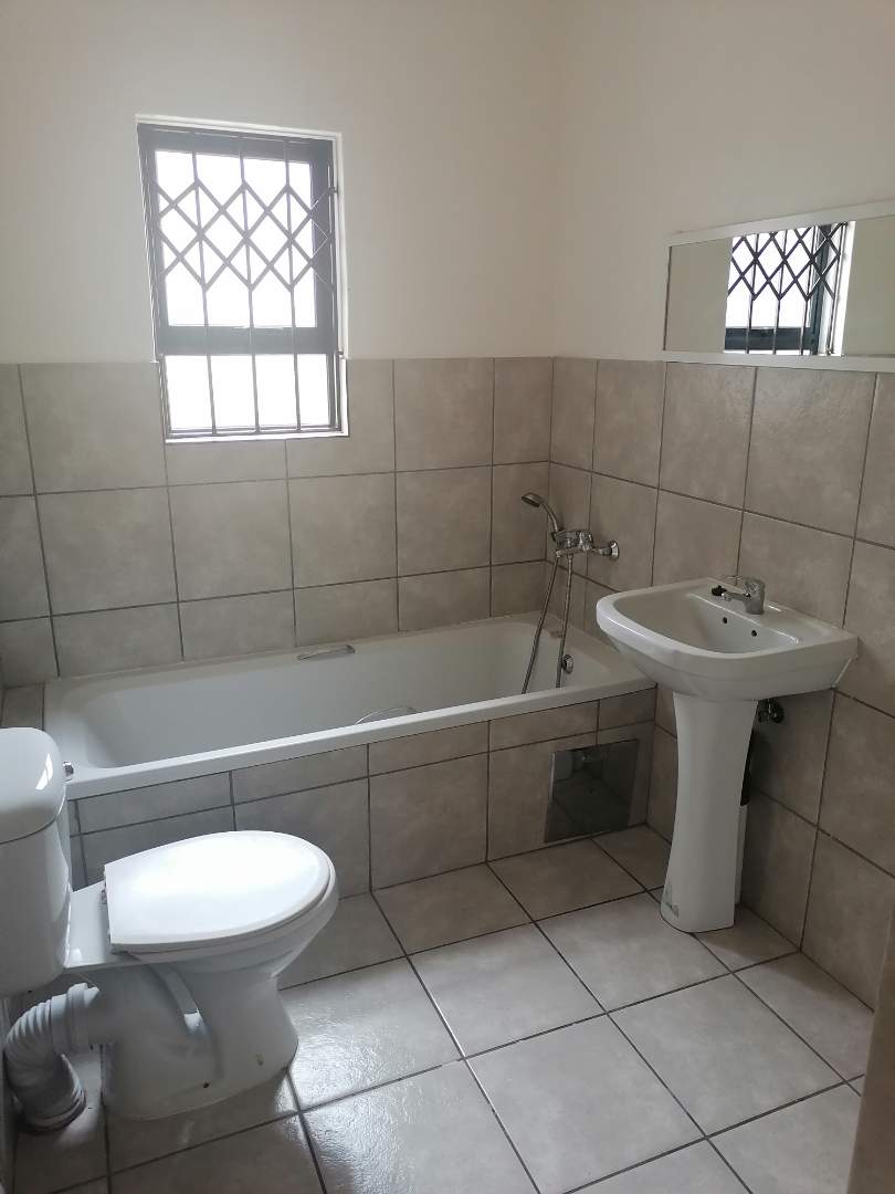 To Let 3 Bedroom Property for Rent in Cloverdene Gauteng