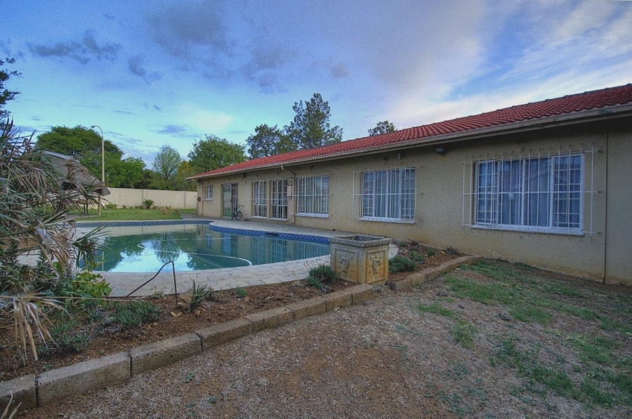 3 Bedroom Property for Sale in Brackendowns Gauteng