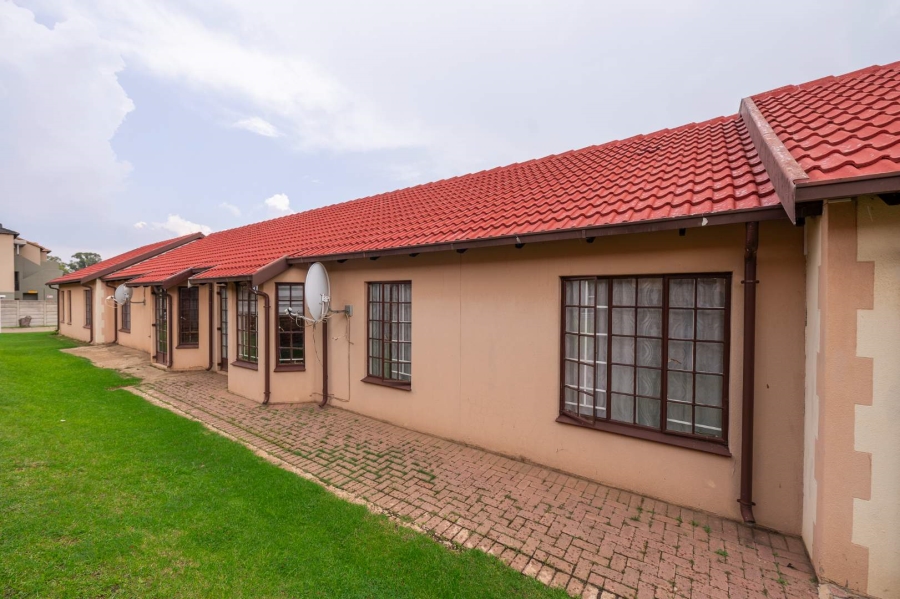 3 Bedroom Property for Sale in Meredale Gauteng