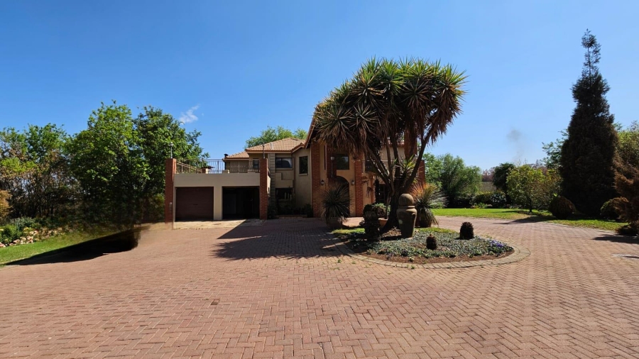 5 Bedroom Property for Sale in Bashewa Gauteng