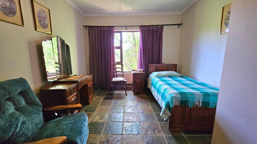 5 Bedroom Property for Sale in Bashewa Gauteng