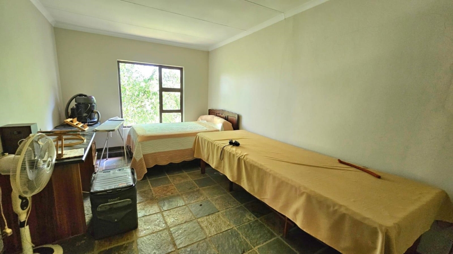 5 Bedroom Property for Sale in Bashewa Gauteng