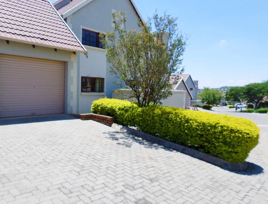 1 Bedroom Property for Sale in Olympus AH Gauteng