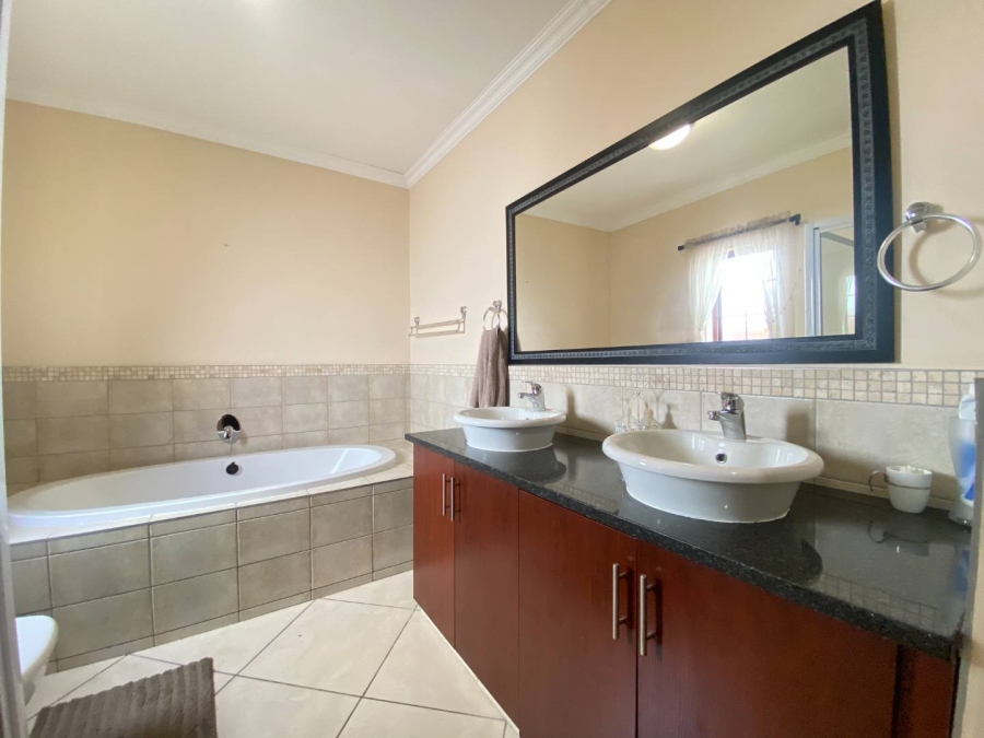 3 Bedroom Property for Sale in Boardwalk Gauteng