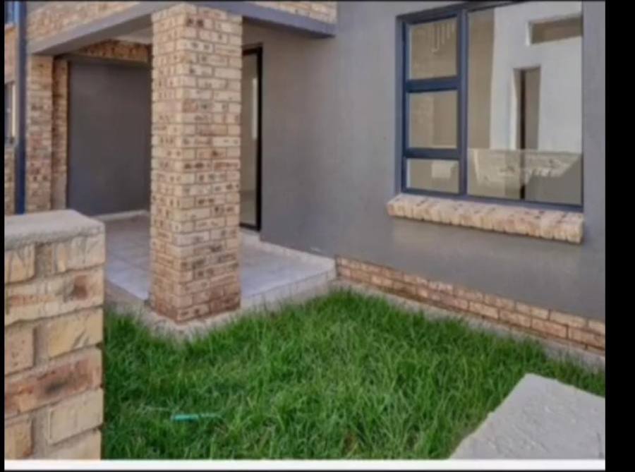 3 Bedroom Property for Sale in Cloverdene Gauteng