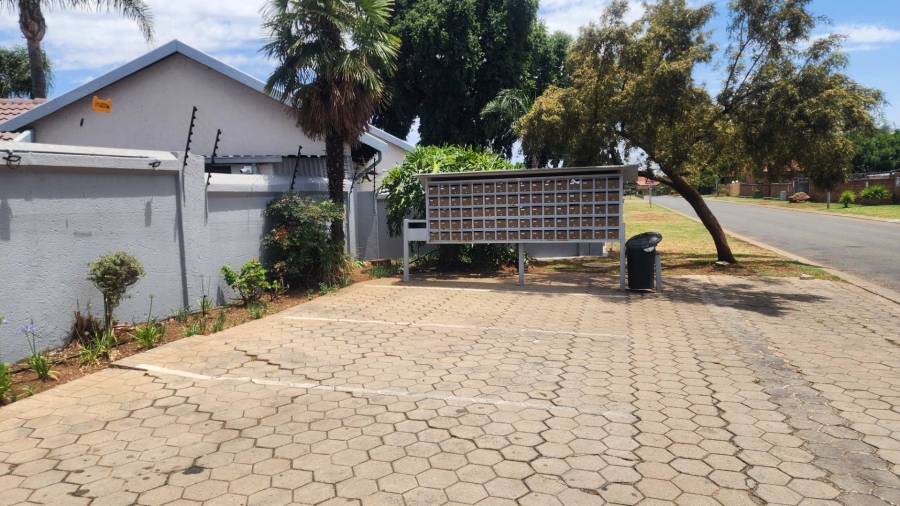 0 Bedroom Property for Sale in Rooihuiskraal North Gauteng