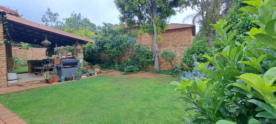 To Let 2 Bedroom Property for Rent in Olivedale Gauteng