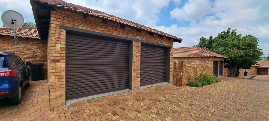 To Let 2 Bedroom Property for Rent in Olivedale Gauteng