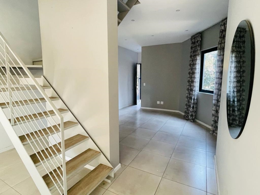 To Let 2 Bedroom Property for Rent in Rosebank Gauteng