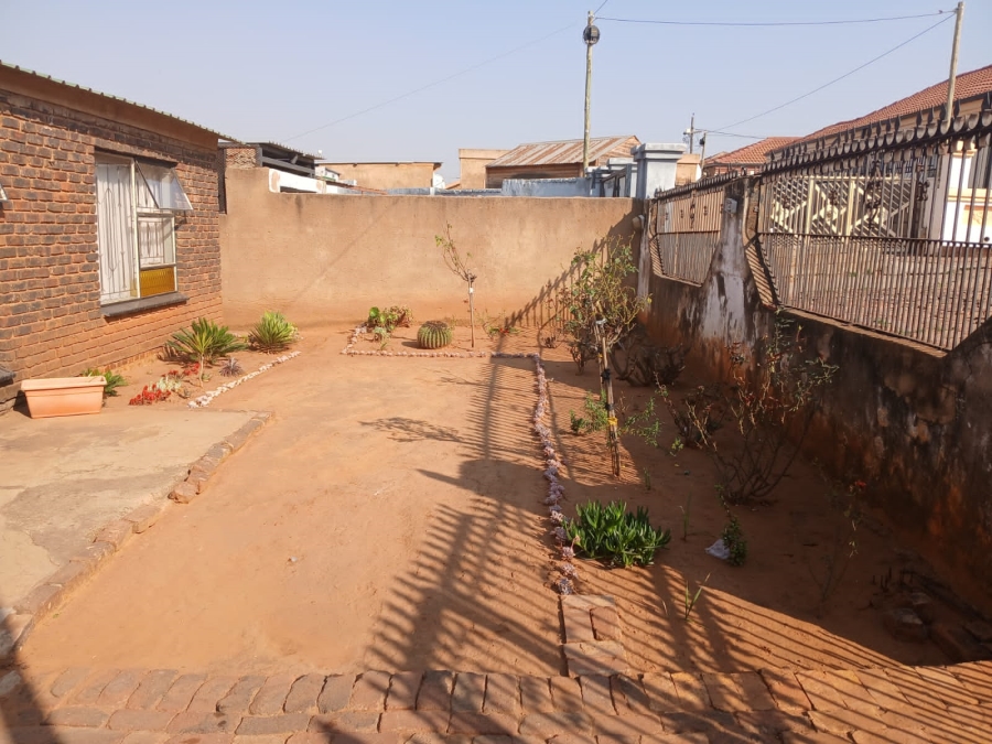 2 Bedroom Property for Sale in Mamelodi West Gauteng