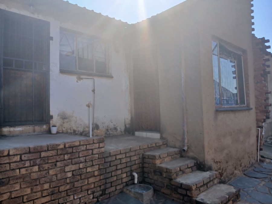 2 Bedroom Property for Sale in Mamelodi West Gauteng