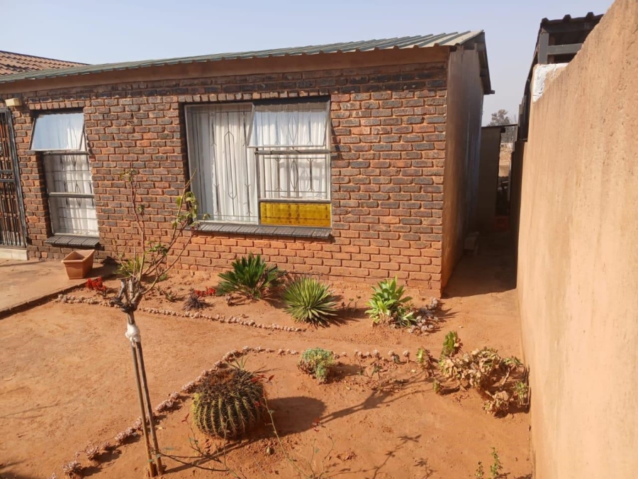 2 Bedroom Property for Sale in Mamelodi West Gauteng