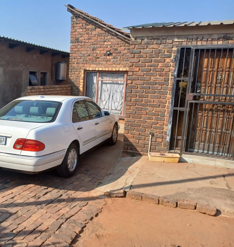 2 Bedroom Property for Sale in Mamelodi West Gauteng