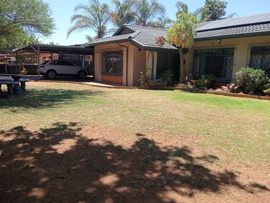 3 Bedroom Property for Sale in Glen Marais Gauteng