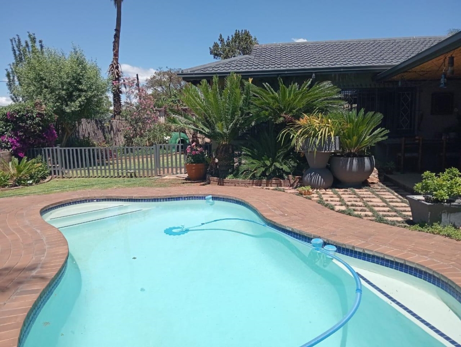 3 Bedroom Property for Sale in Glen Marais Gauteng