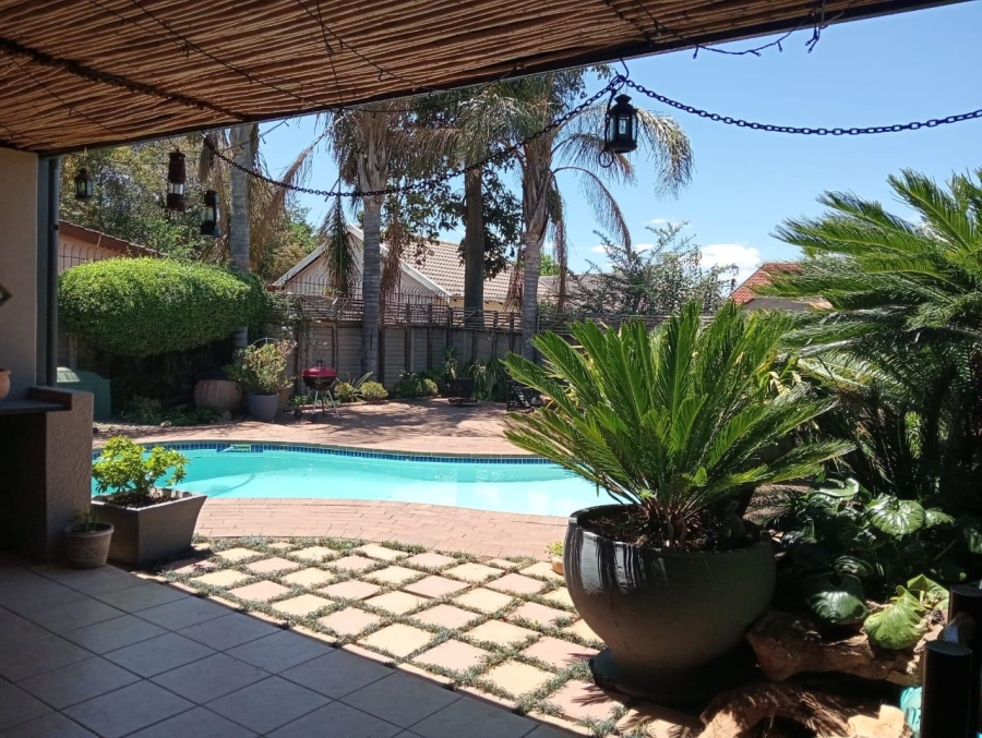 3 Bedroom Property for Sale in Glen Marais Gauteng