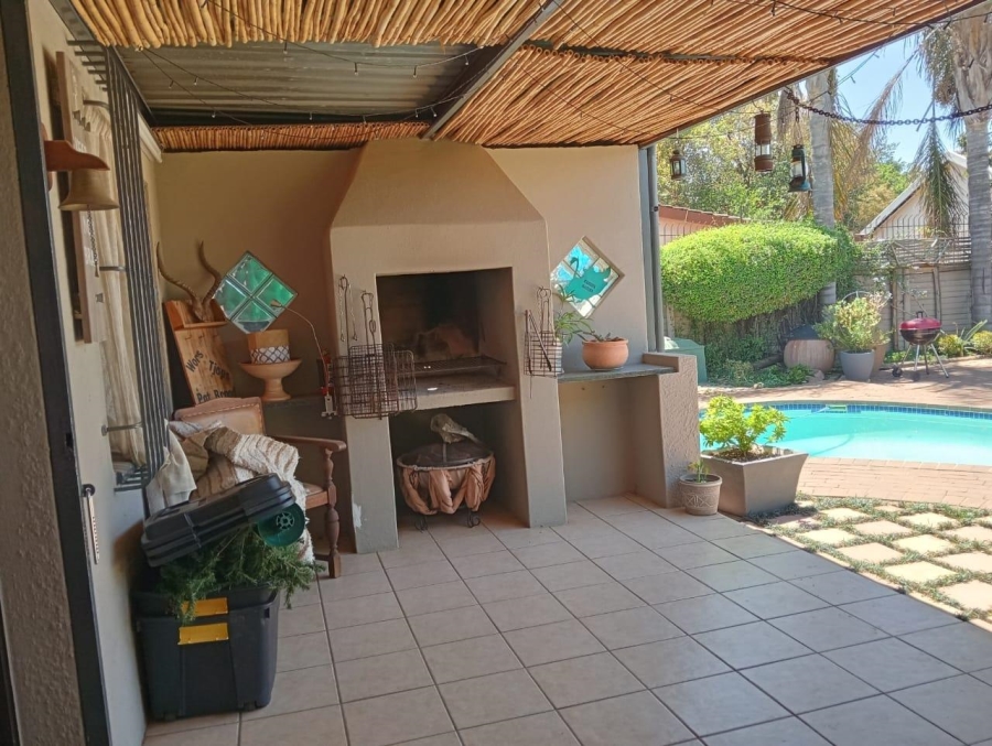 3 Bedroom Property for Sale in Glen Marais Gauteng