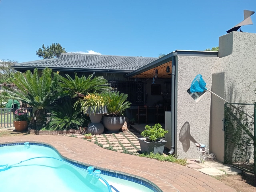 3 Bedroom Property for Sale in Glen Marais Gauteng