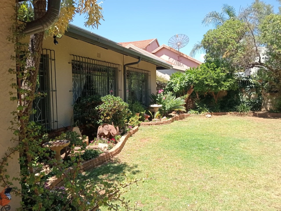 3 Bedroom Property for Sale in Glen Marais Gauteng