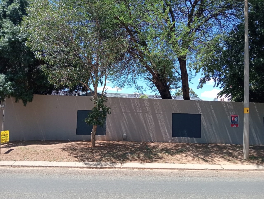 3 Bedroom Property for Sale in Glen Marais Gauteng