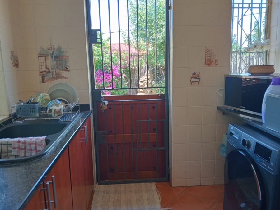 3 Bedroom Property for Sale in Glen Marais Gauteng