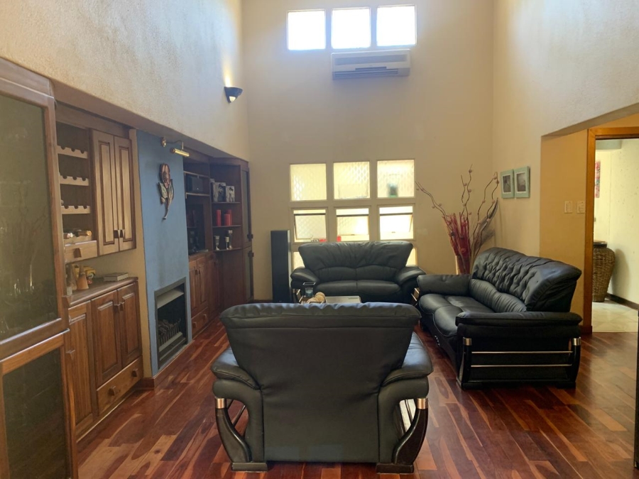 4 Bedroom Property for Sale in Glen Marais Gauteng