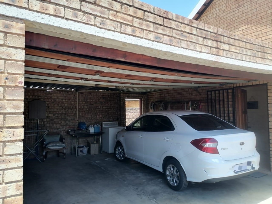 2 Bedroom Property for Sale in Bonaero Park Gauteng