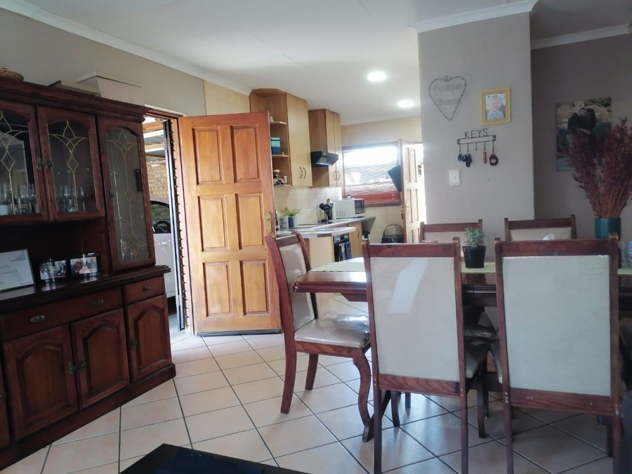 2 Bedroom Property for Sale in Bonaero Park Gauteng