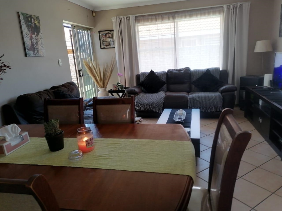 2 Bedroom Property for Sale in Bonaero Park Gauteng