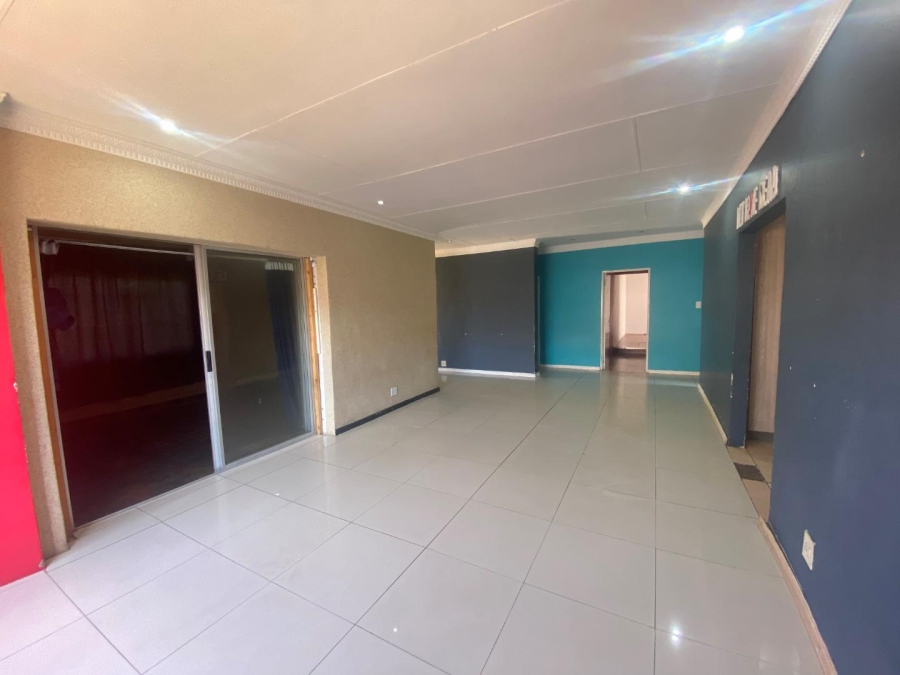 To Let 3 Bedroom Property for Rent in Lewisham Gauteng