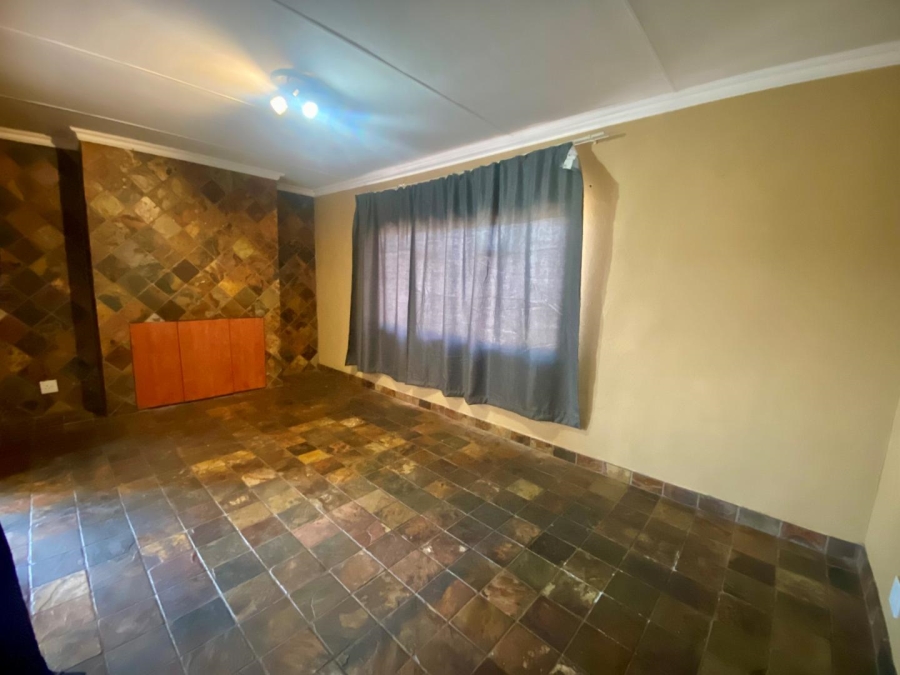 To Let 3 Bedroom Property for Rent in Lewisham Gauteng