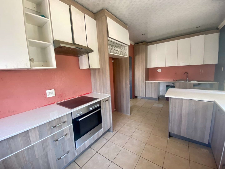 To Let 3 Bedroom Property for Rent in Lewisham Gauteng