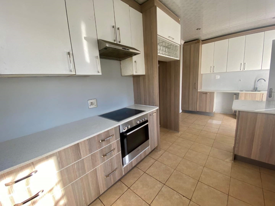 To Let 3 Bedroom Property for Rent in Lewisham Gauteng