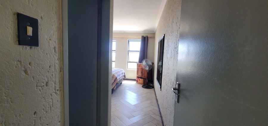 To Let 2 Bedroom Property for Rent in Roodepoort Gauteng