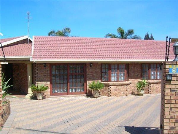 6 Bedroom Property for Sale in Winchester Hills Gauteng