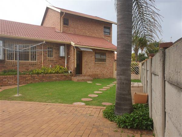 6 Bedroom Property for Sale in Winchester Hills Gauteng