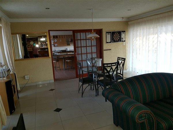 6 Bedroom Property for Sale in Winchester Hills Gauteng