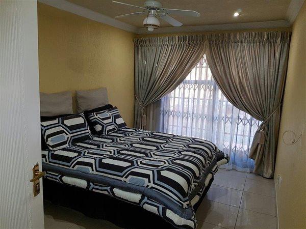 6 Bedroom Property for Sale in Winchester Hills Gauteng