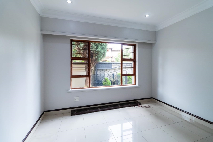 3 Bedroom Property for Sale in Lakefield Gauteng