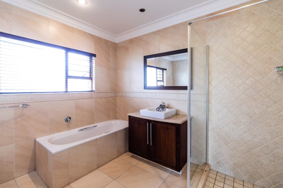 3 Bedroom Property for Sale in Lakefield Gauteng