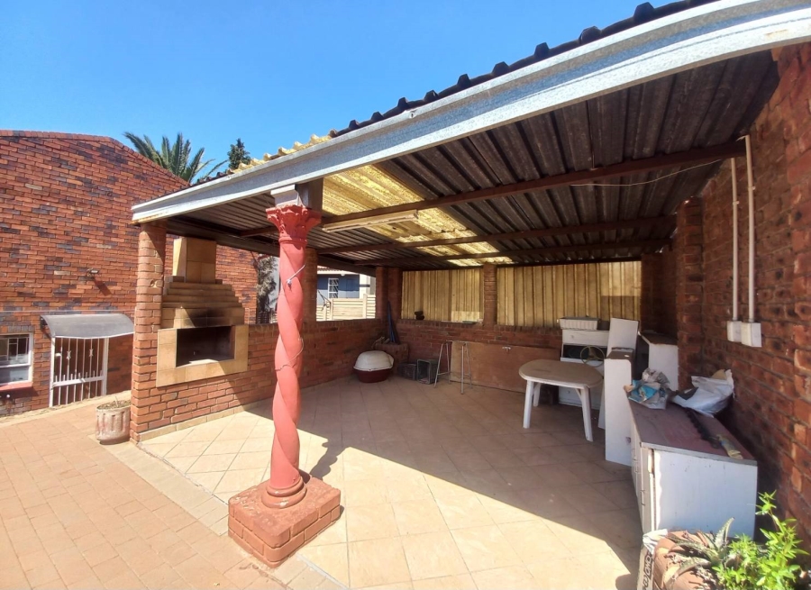 4 Bedroom Property for Sale in Erasmia Gauteng