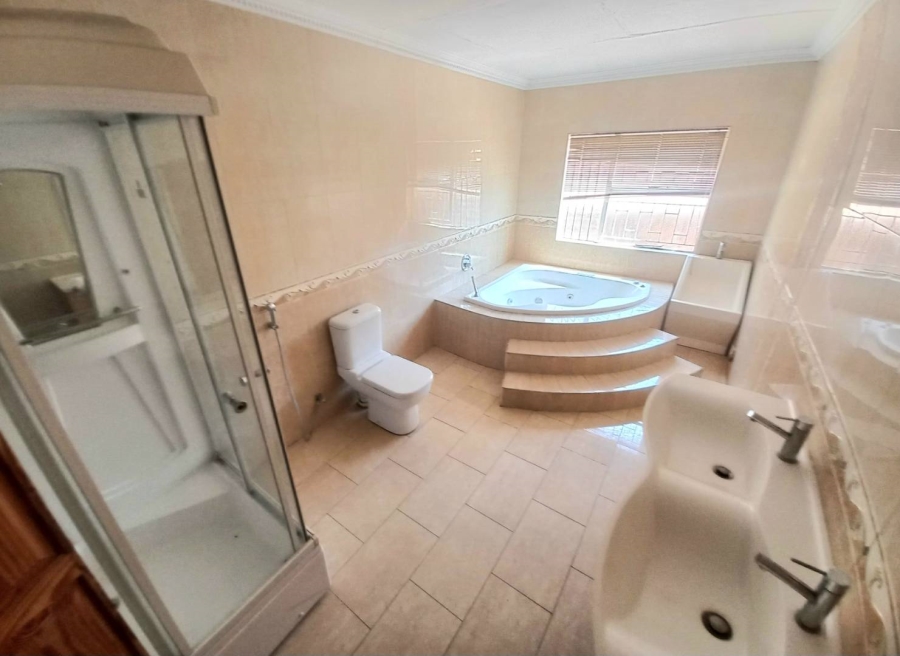 4 Bedroom Property for Sale in Erasmia Gauteng