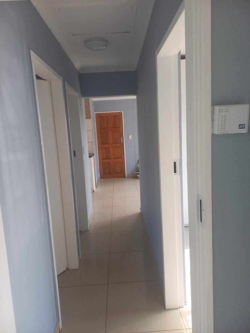 3 Bedroom Property for Sale in Rosslyn Gauteng