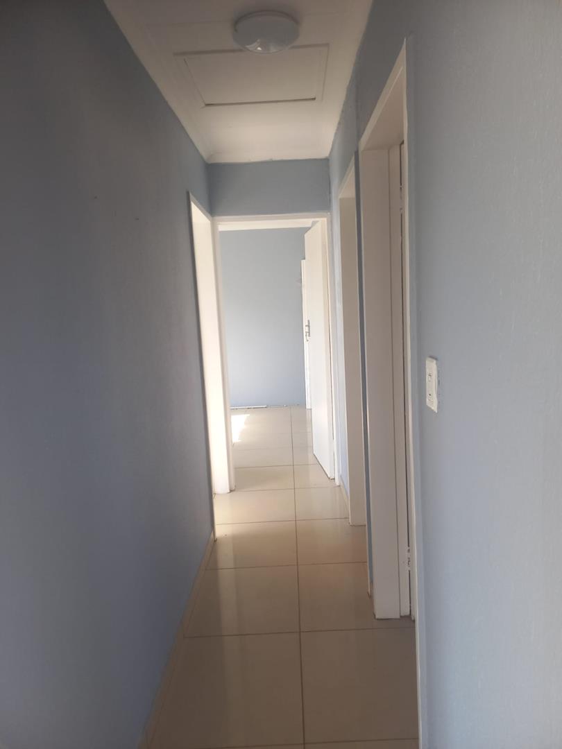 3 Bedroom Property for Sale in Rosslyn Gauteng