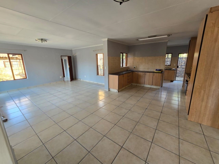 To Let 4 Bedroom Property for Rent in Thatchfield Estate Gauteng