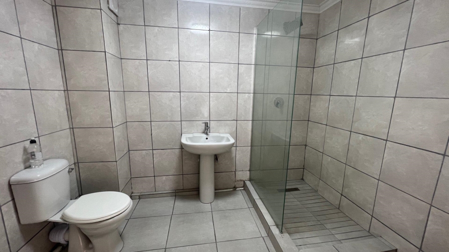 To Let 2 Bedroom Property for Rent in Mondeor Gauteng