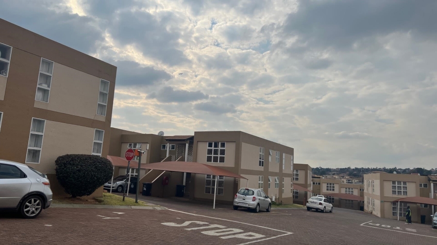 To Let 2 Bedroom Property for Rent in Mondeor Gauteng