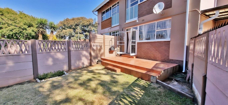 2 Bedroom Property for Sale in Brackenhurst Gauteng