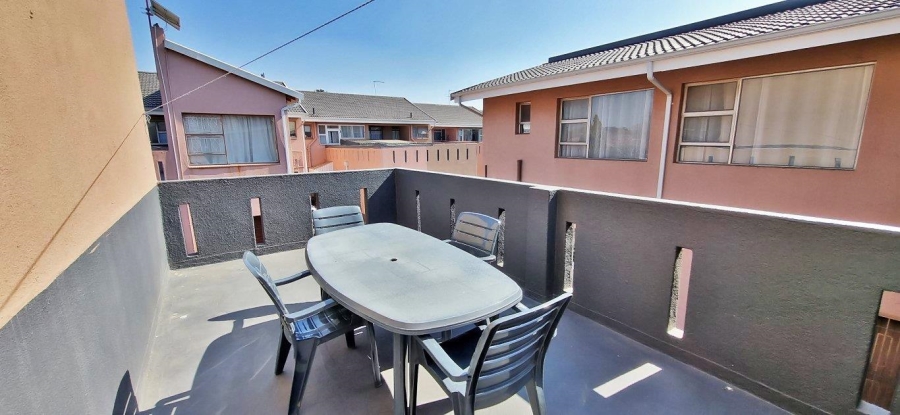 2 Bedroom Property for Sale in Brackenhurst Gauteng