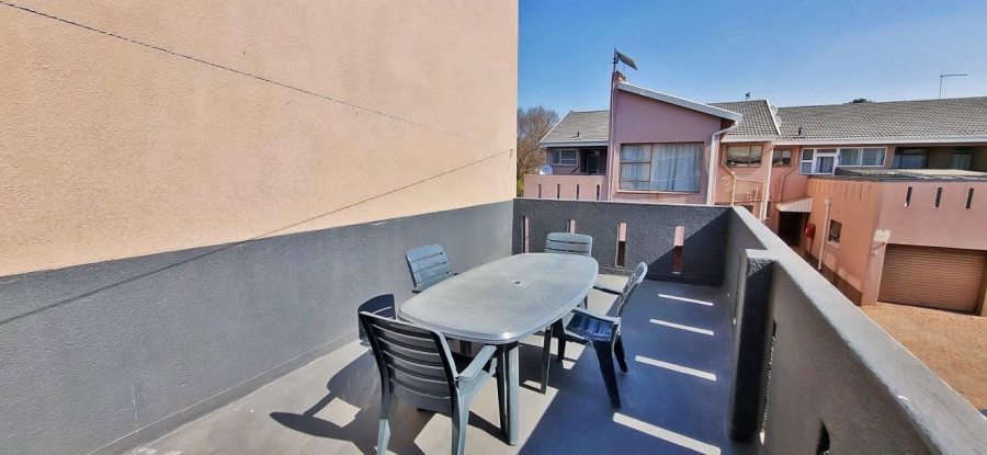 2 Bedroom Property for Sale in Brackenhurst Gauteng